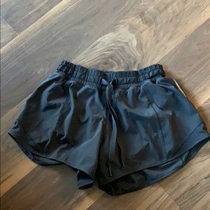 Lululemon Women’s Hotty Hot Short 2.5” - Size 4